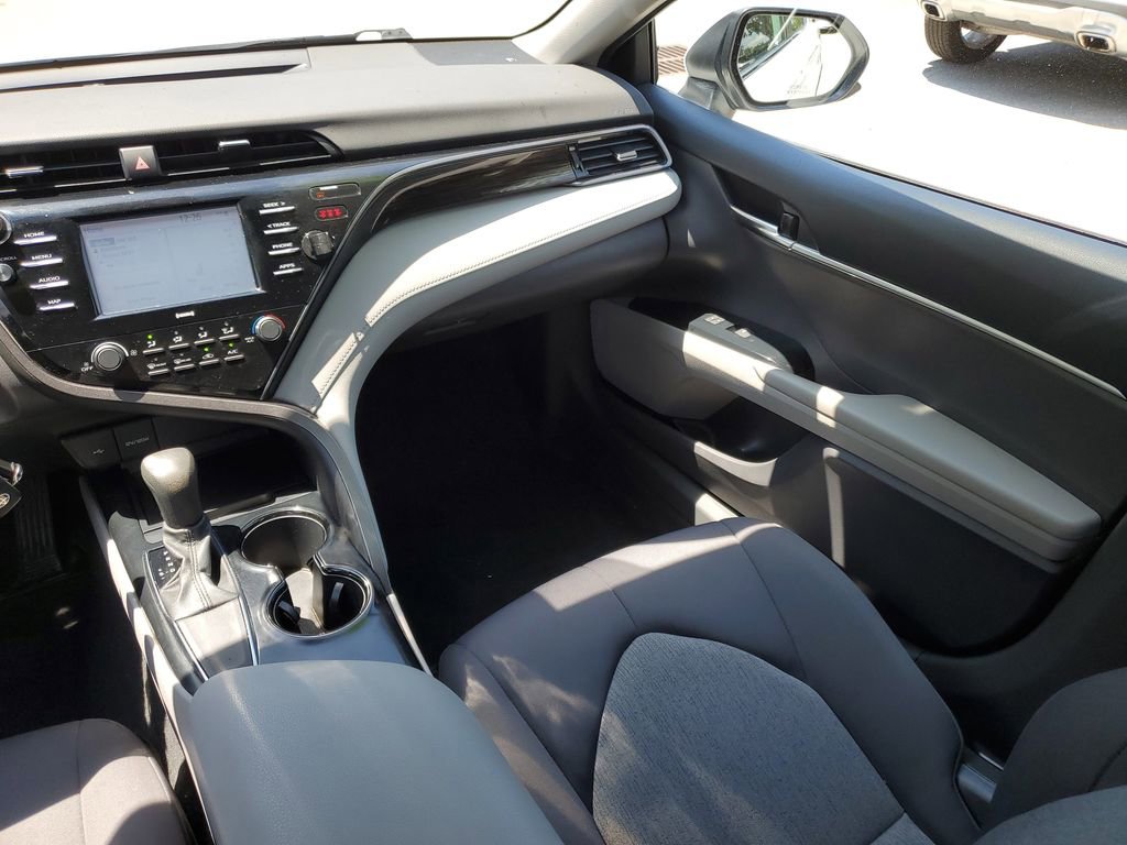 Used 2020 Toyota Camry LE FWD image 12