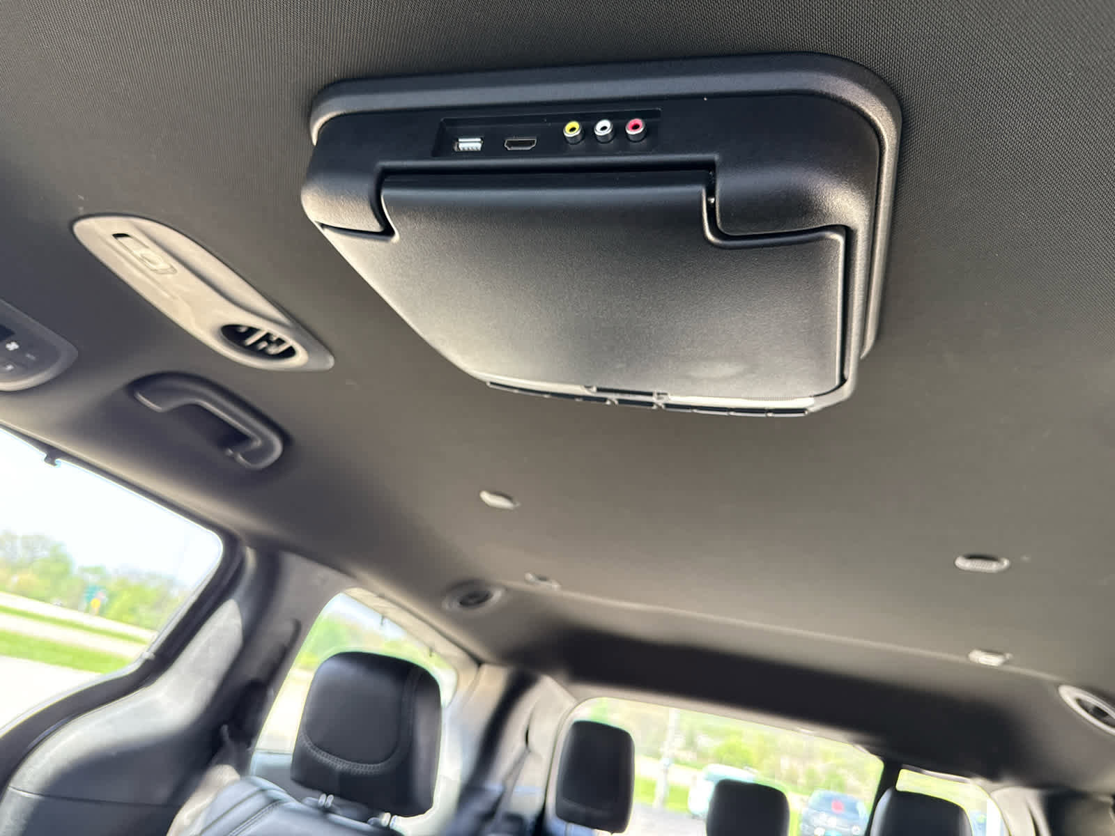 Used 2018 Chrysler Pacifica Touring-L w/ S Appearance Package image 8