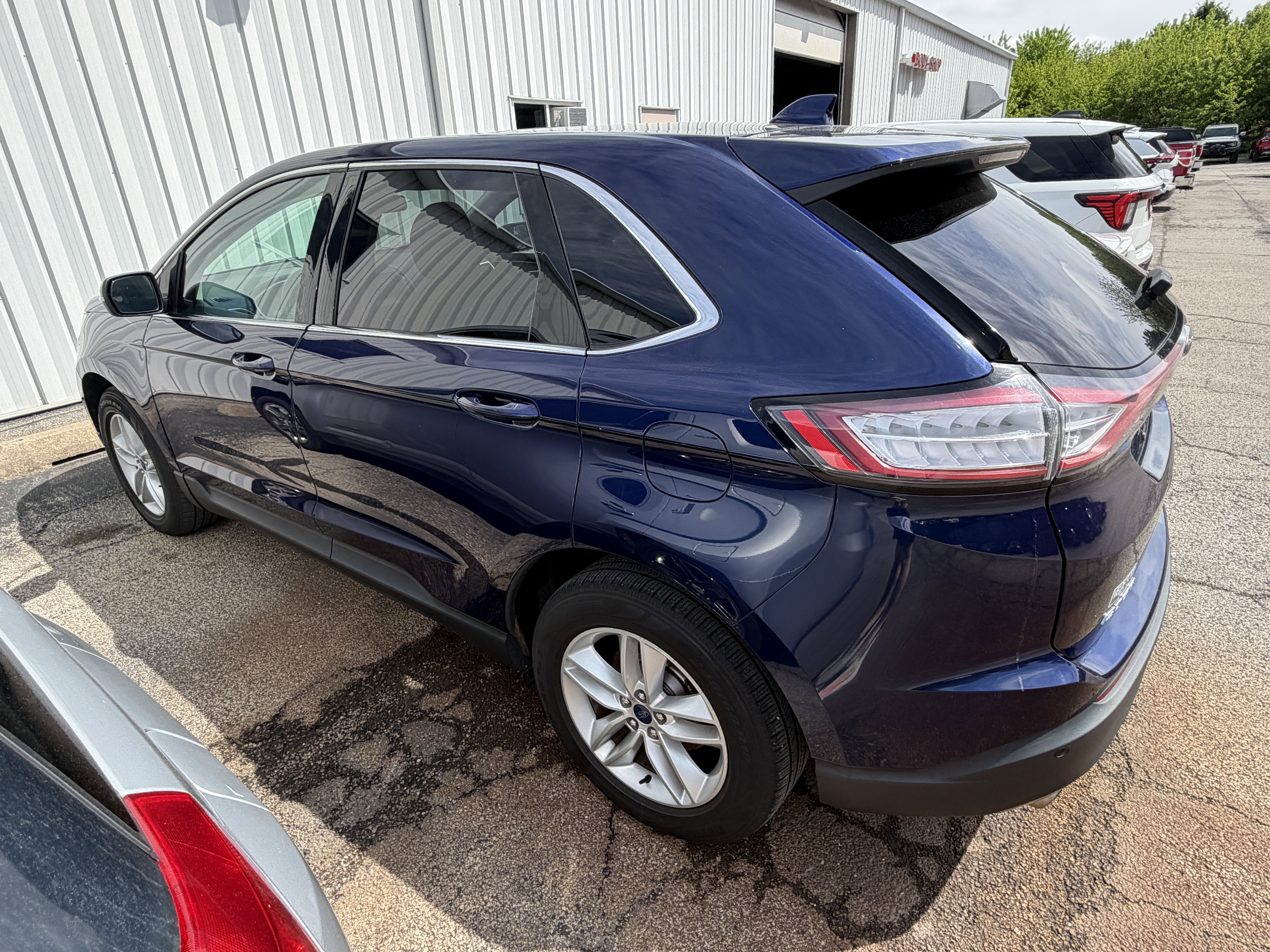 Used 2016 Ford Edge SEL w/ Equipment Group 201A AWD/4WD image 9