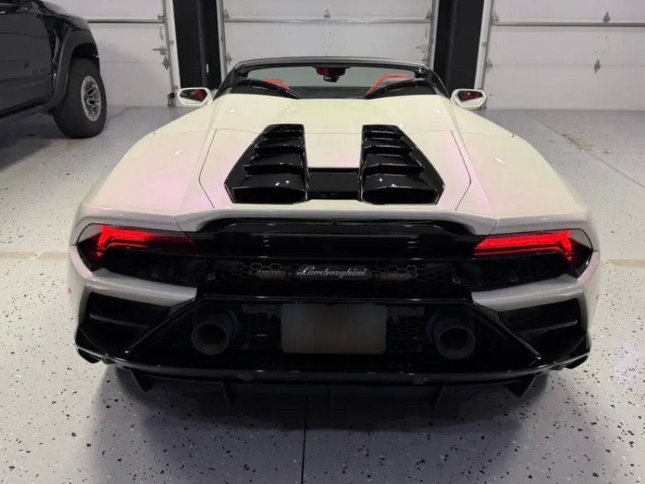 Used 2024 Lamborghini Huracan EVO AWD/4WD image 6