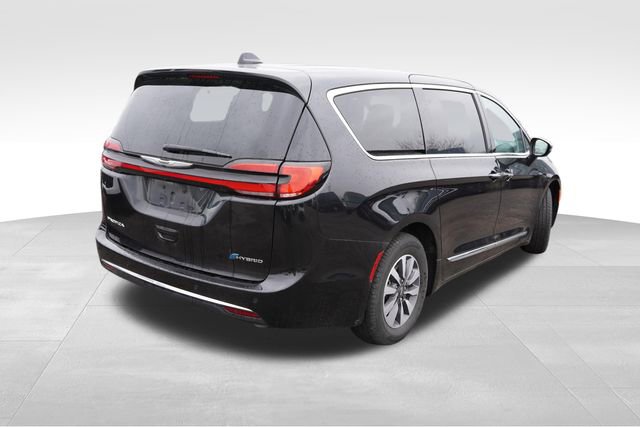 Used 2023 Chrysler Pacifica Limited FWD image 3