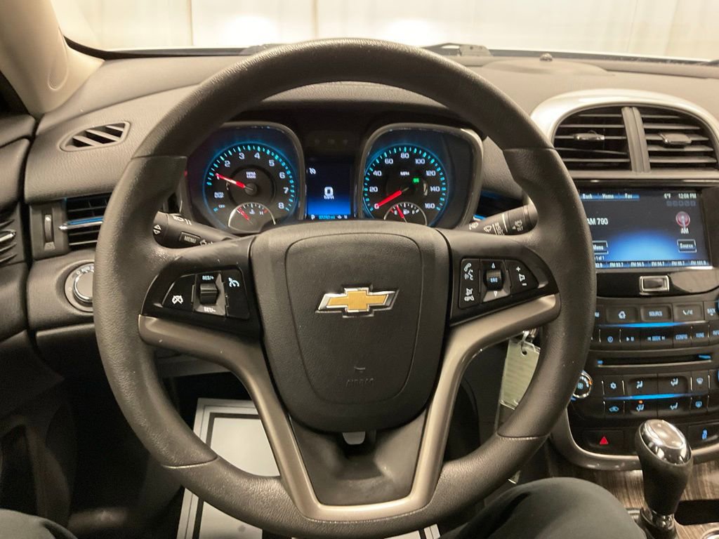 Used 2015 Chevrolet Malibu LT w/ Power Convenience Package image 4