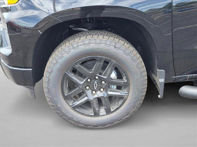New 2026 Chevrolet Silverado 1500 Custom w/ Turbomax Blackout Package AWD/4WD image 10