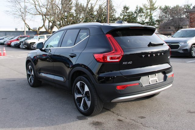 Used 2025 Volvo XC40 B5 Plus image 41
