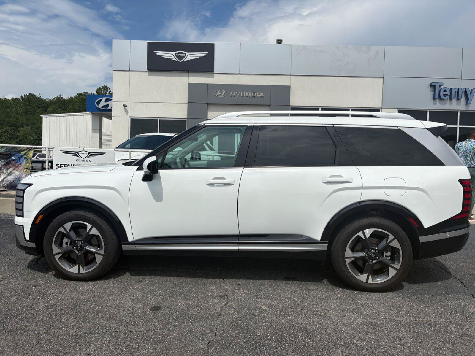 Used 2026 Hyundai Palisade Limited FWD image 4