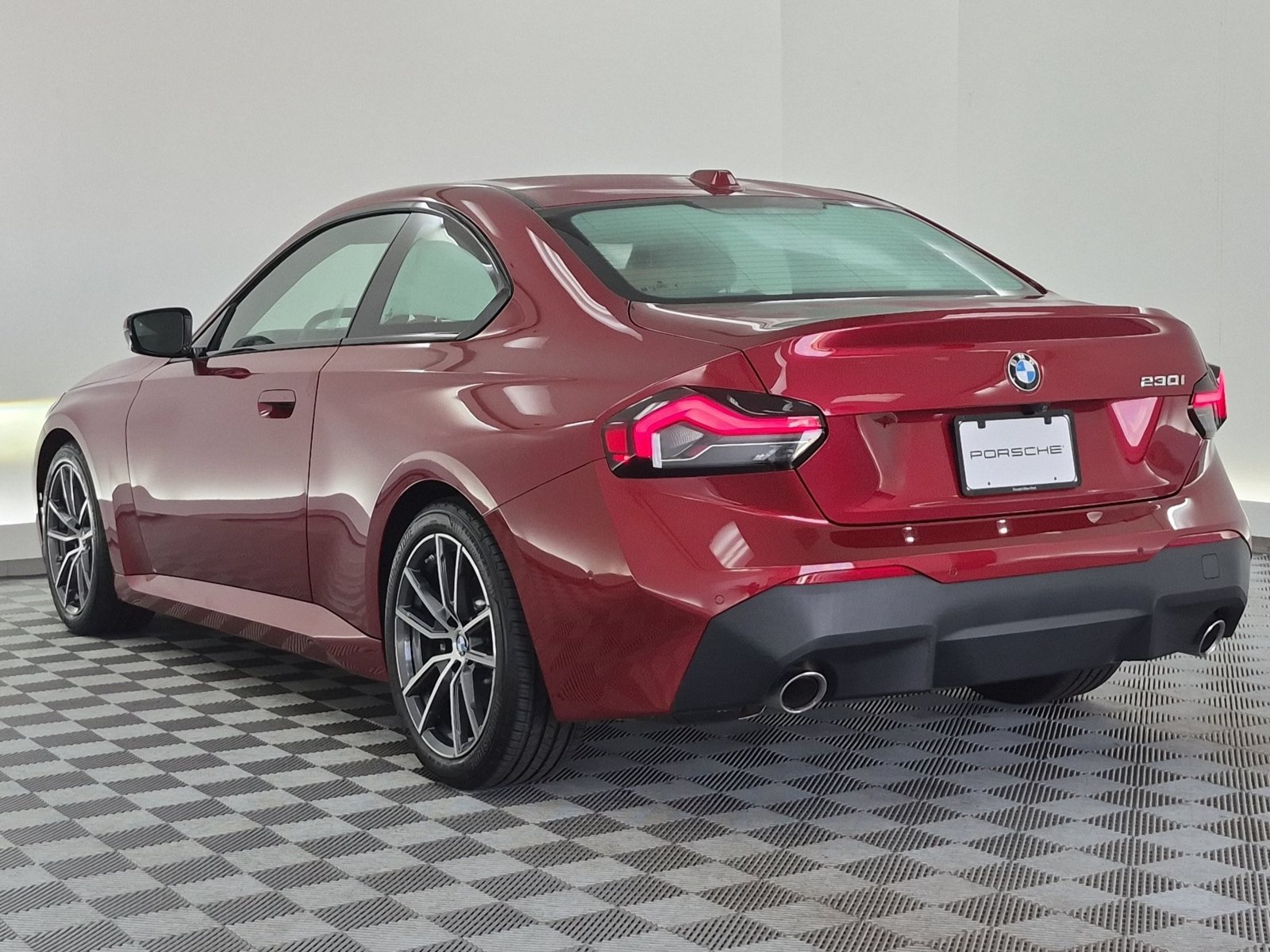 Used 2025 BMW 230i Coupe RWD image 3