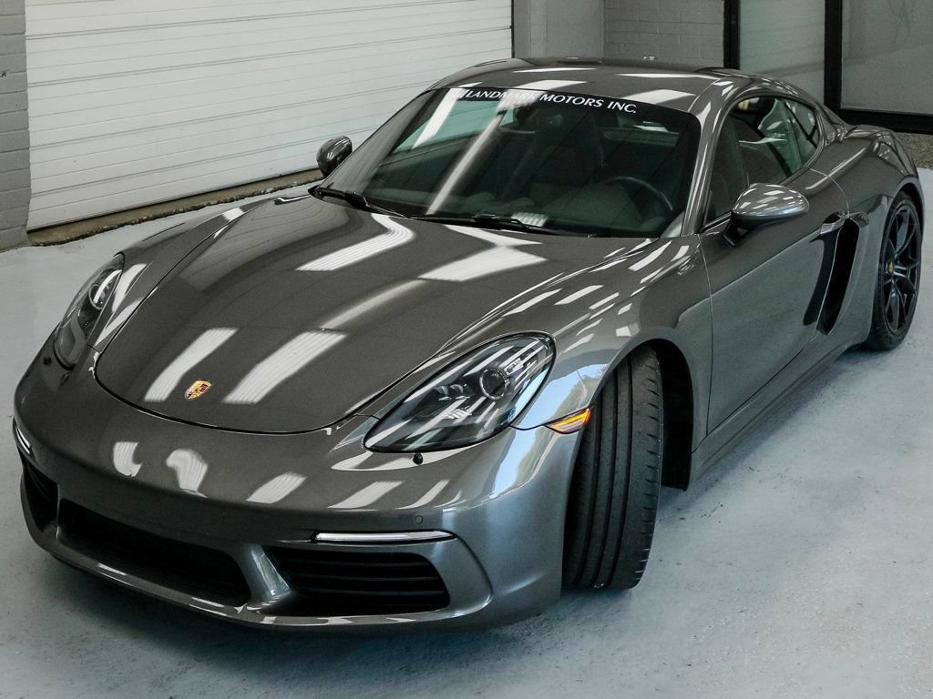 Used 2018 Porsche 718 Cayman RWD image 12