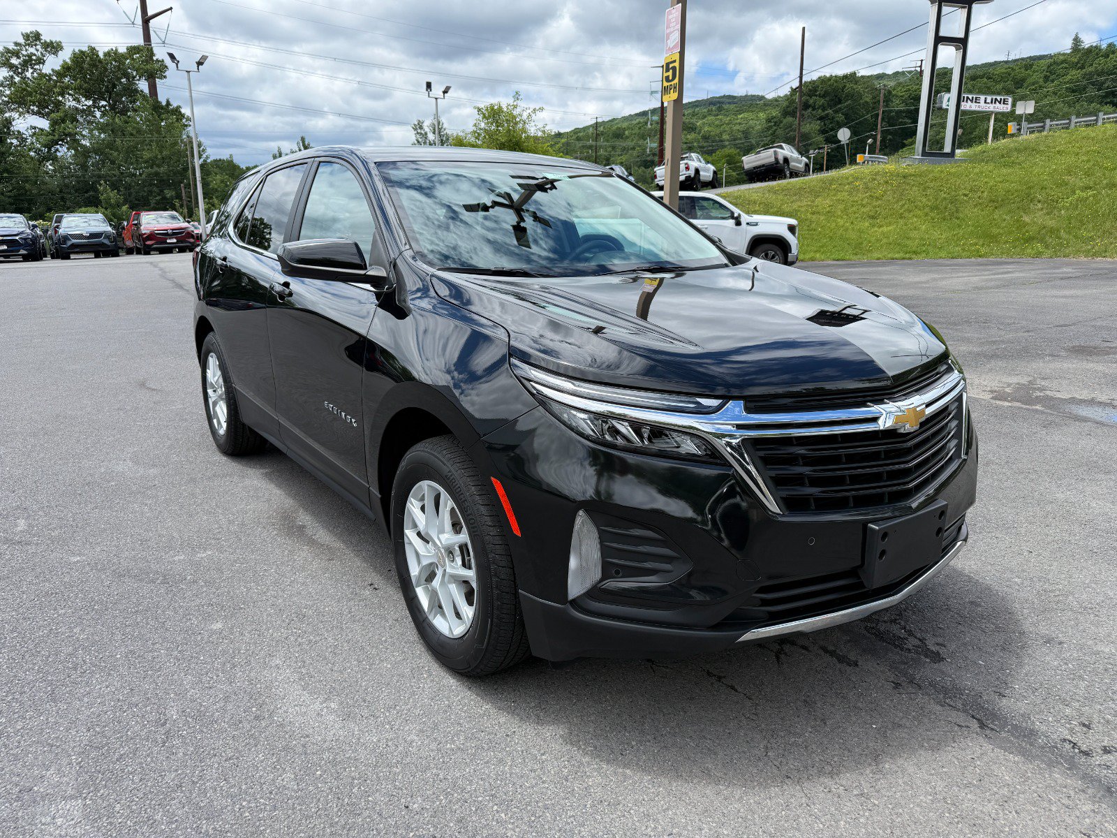 Used 2024 Chevrolet Equinox LT AWD/4WD image 7