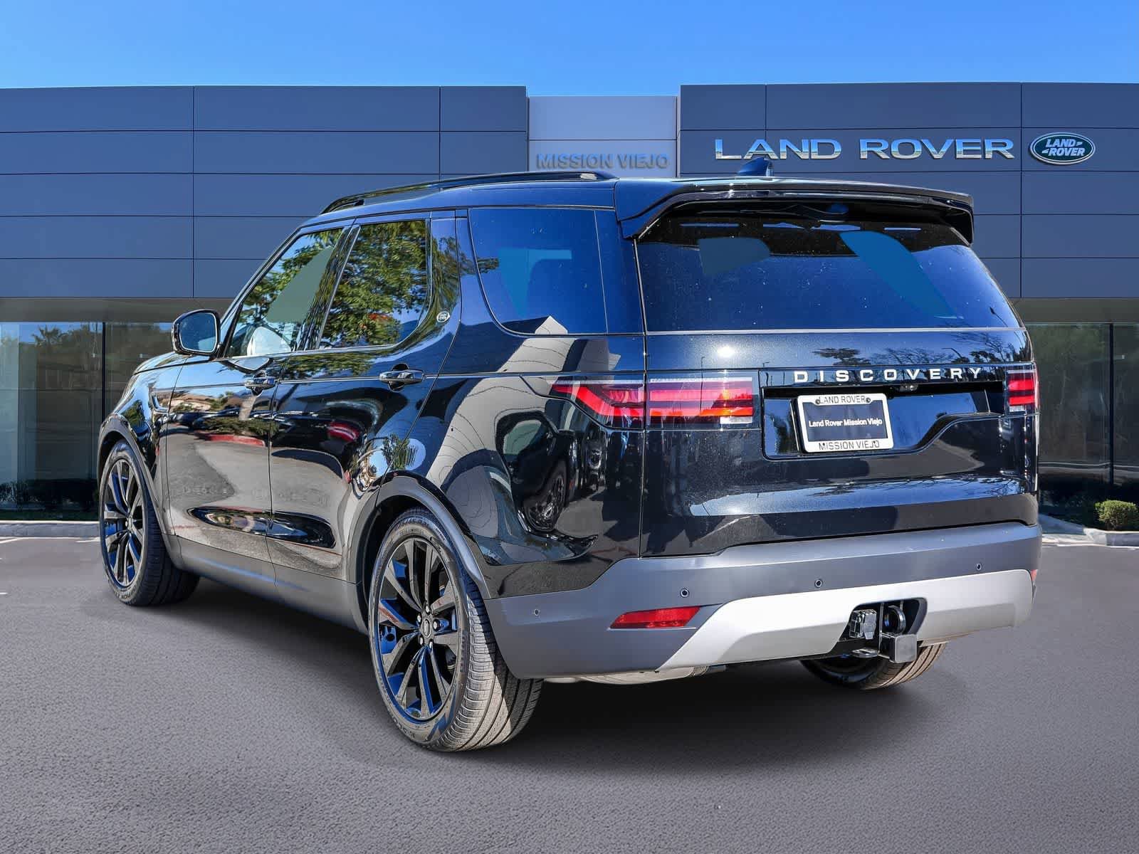 New 2026 Land Rover Discovery S image 6