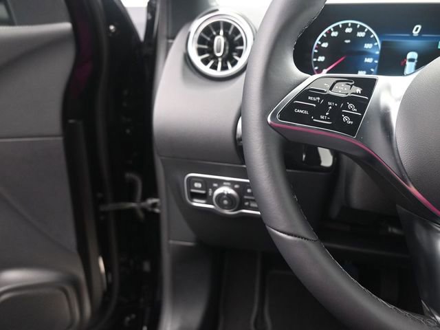 New 2025 Mercedes-Benz GLA 250