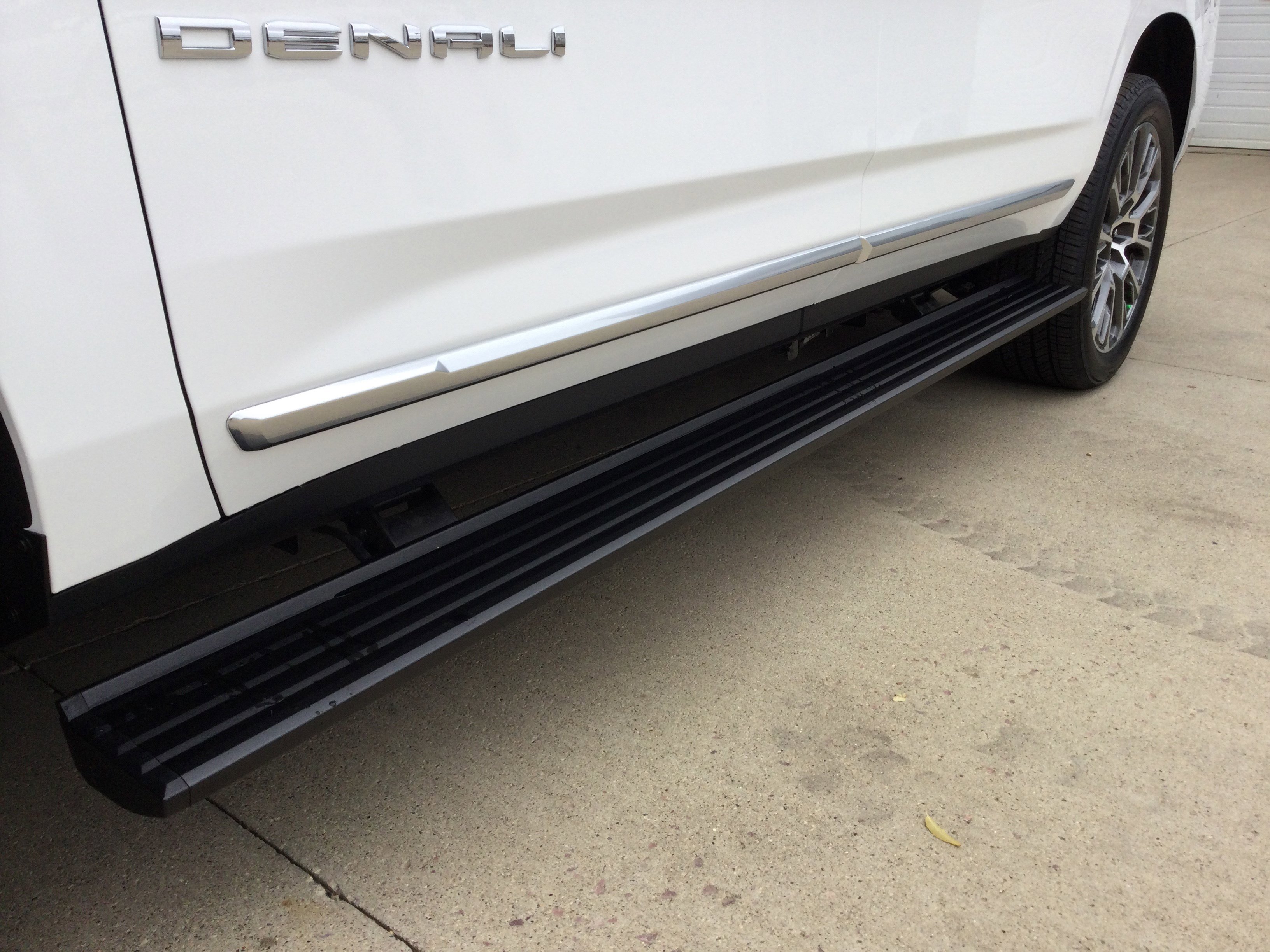 New 2026 GMC Yukon XL Denali w/ Denali Reserve Package image 5