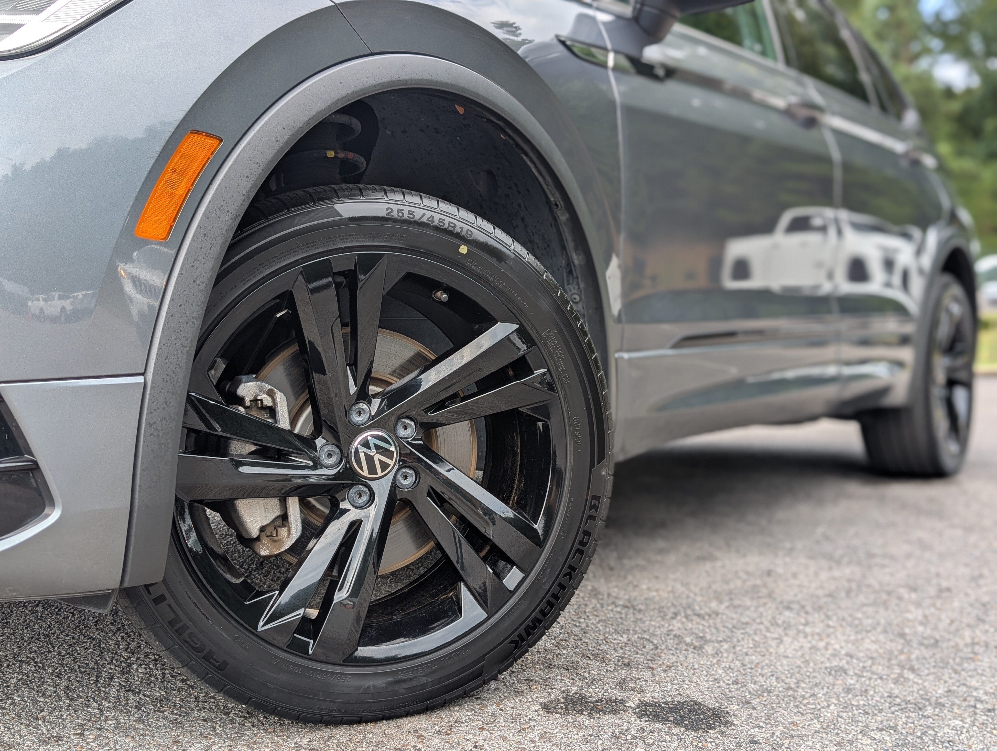 Used 2023 Volkswagen Tiguan SE R-Line AWD/4WD image 34