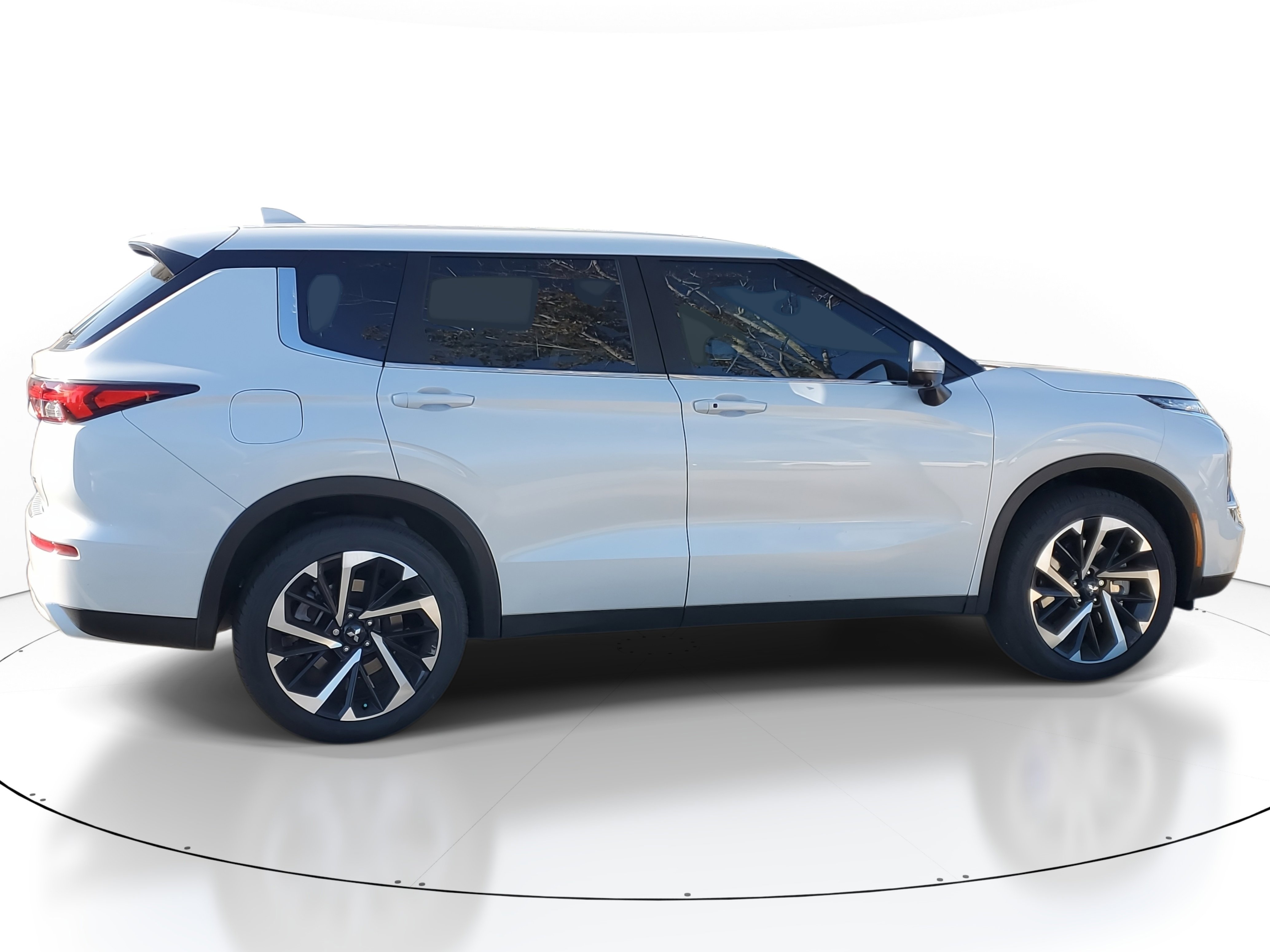 Used 2024 Mitsubishi Outlander SE image 6