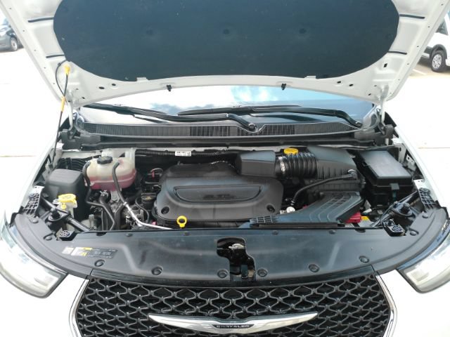 Used 2025 Chrysler Pacifica Select FWD image 54