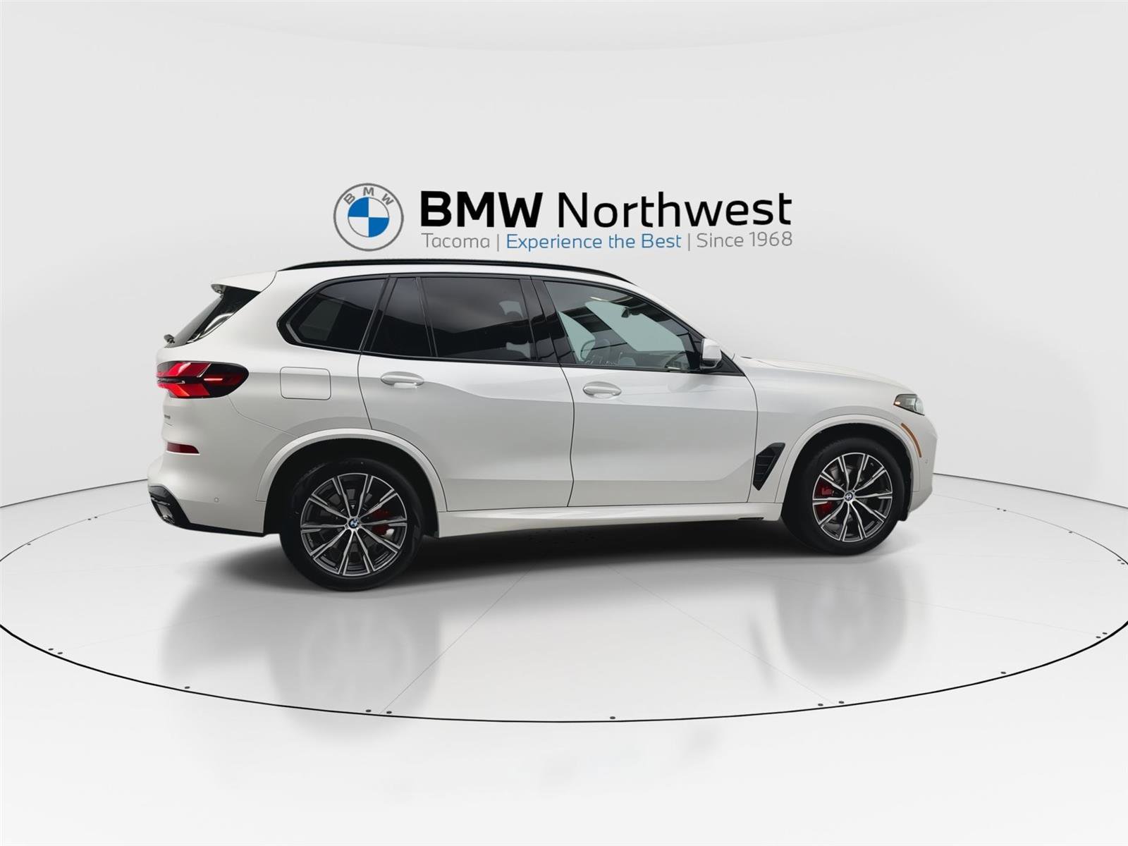 New 2026 BMW X5 xDrive40i w/ M Sport Package image 4