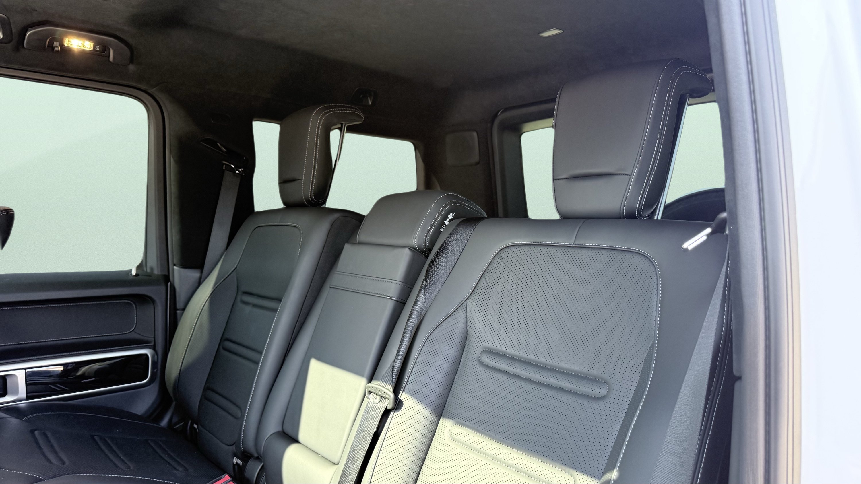 Used 2025 Mercedes-Benz G 550 image 34