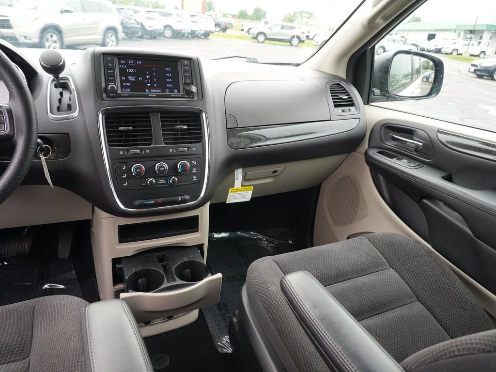 Used 2018 Dodge Grand Caravan SE w/ UConnect Hands-Free Group FWD image 20