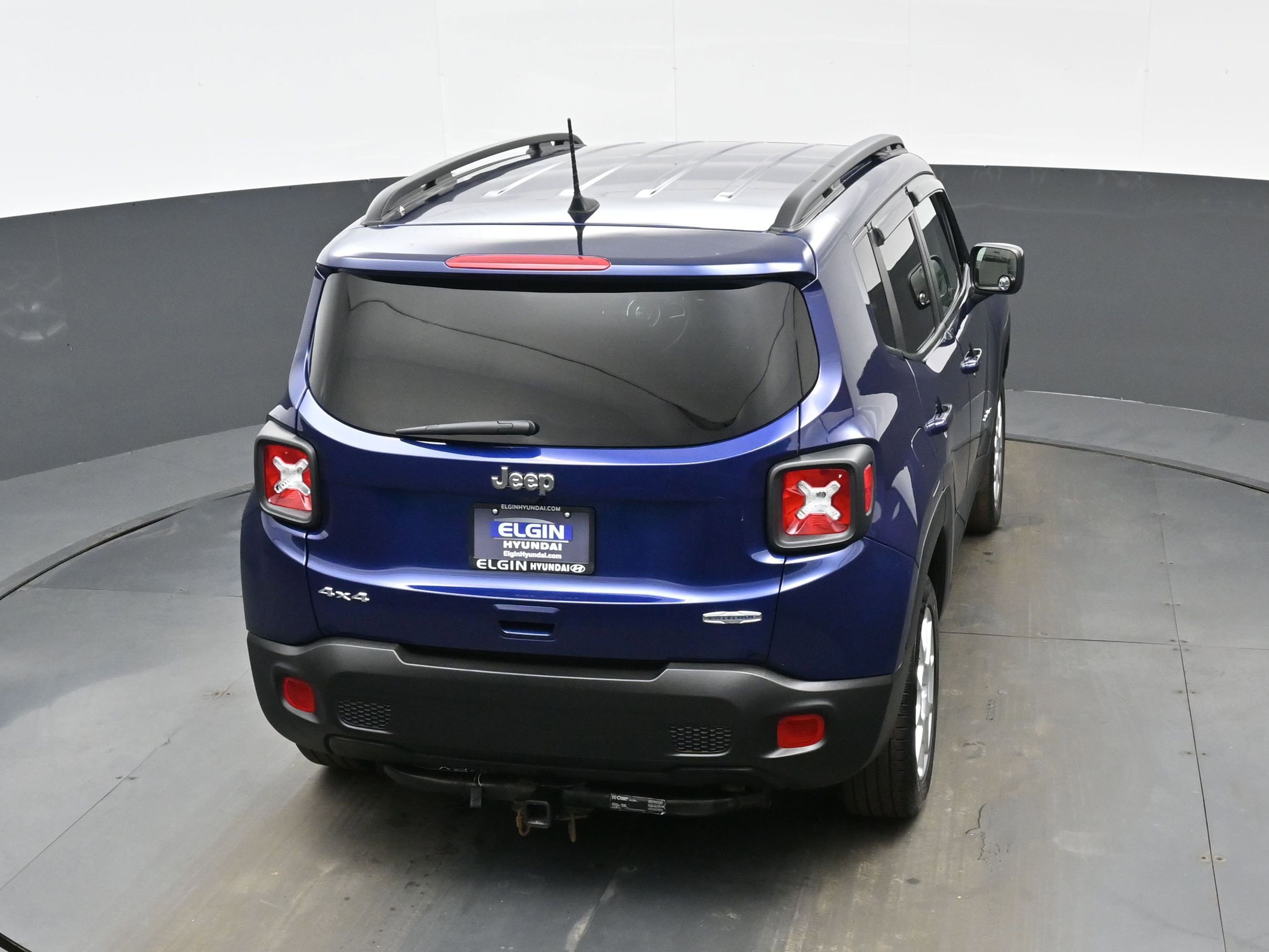 Used 2019 Jeep Renegade Latitude w/ Cold Weather Group image 38