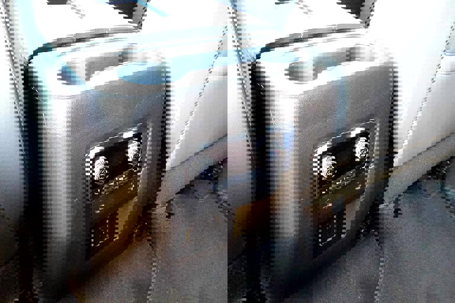 Used 2021 GMC Yukon SLT w/ SLT Premium Package image 15