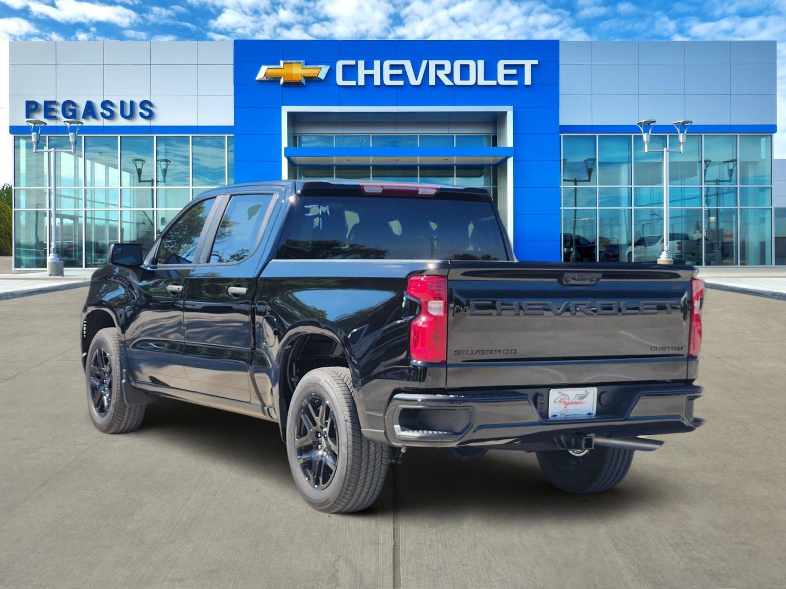 New 2026 Chevrolet Silverado 1500 Custom w/ LPO, Dark Essentials Package RWD image 4