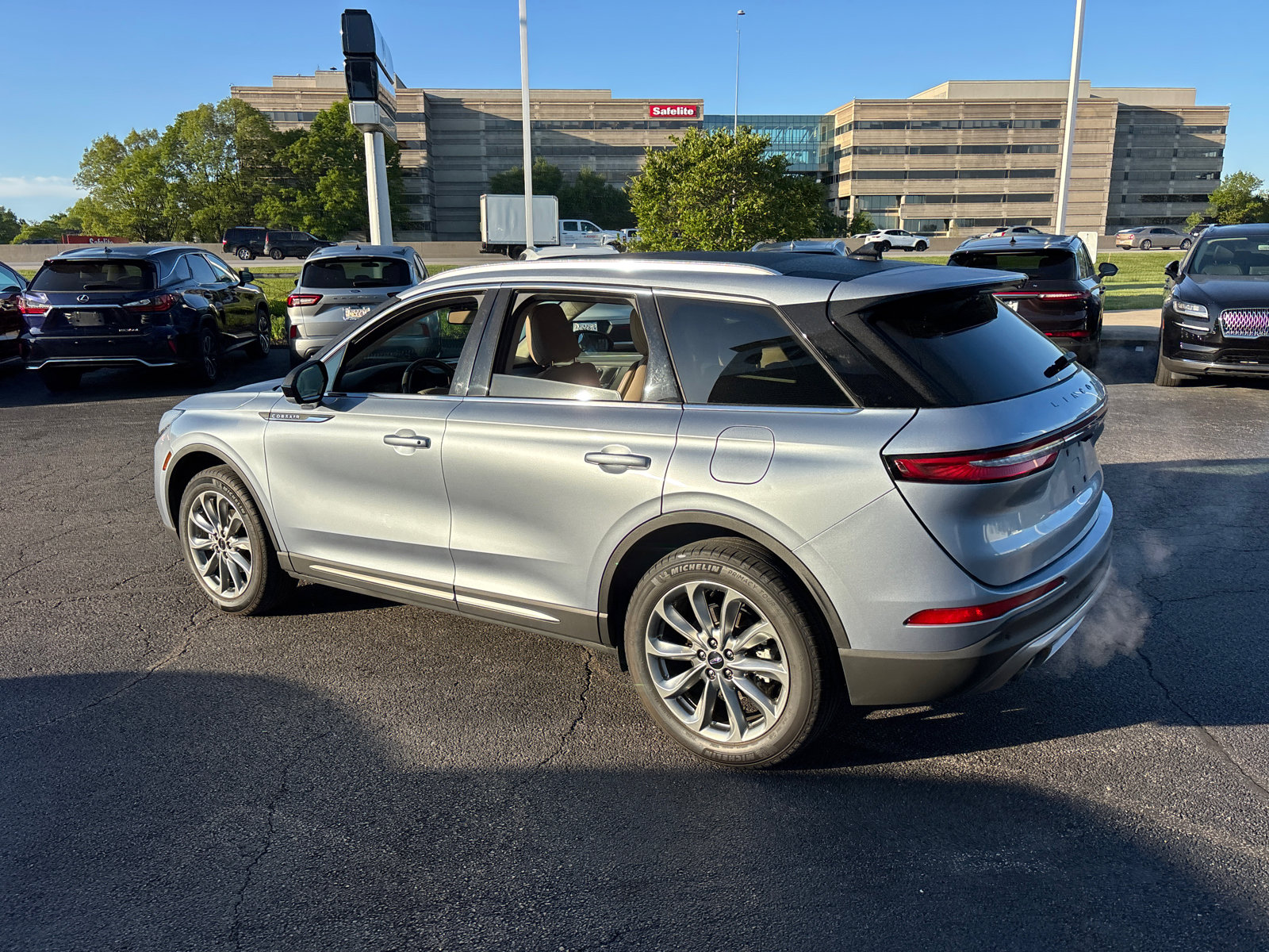 Used 2022 Lincoln Corsair AWD w/ Premium Package image 5