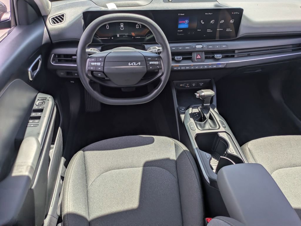Used 2025 Kia K4 FWD image 25