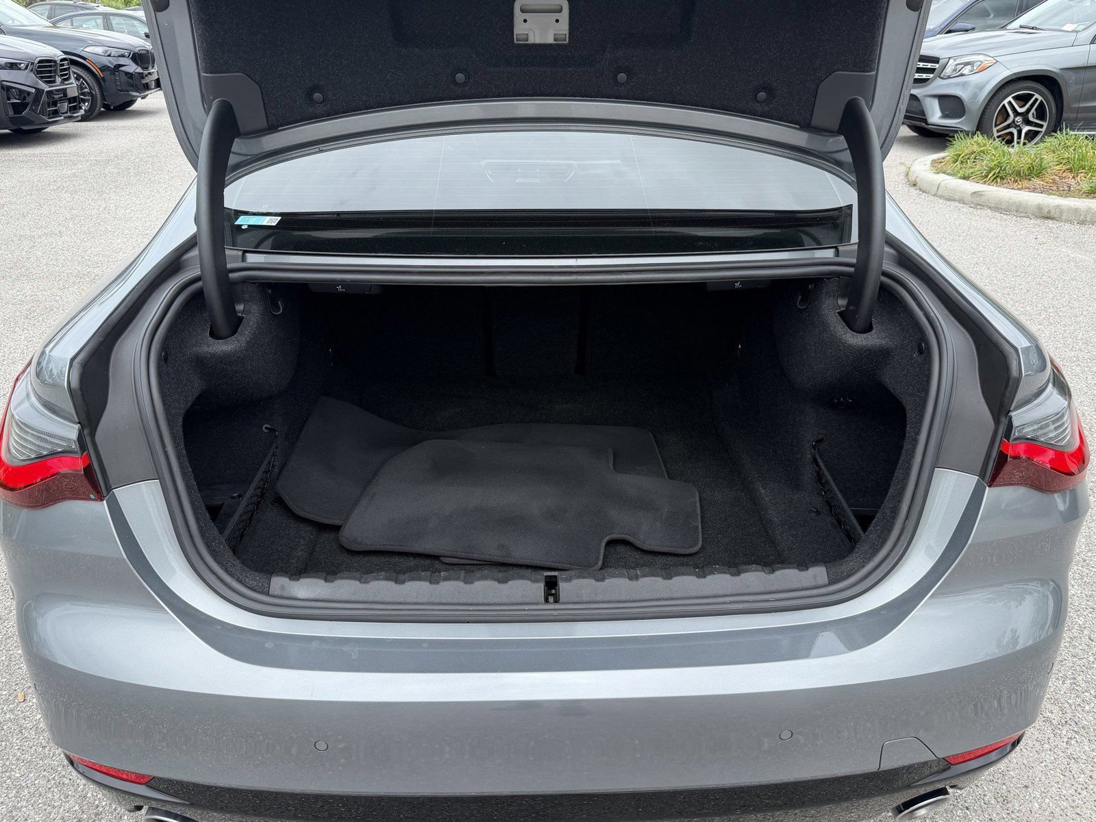 Certified 2023 BMW 430i Coupe w/ Convenience Package RWD image 11