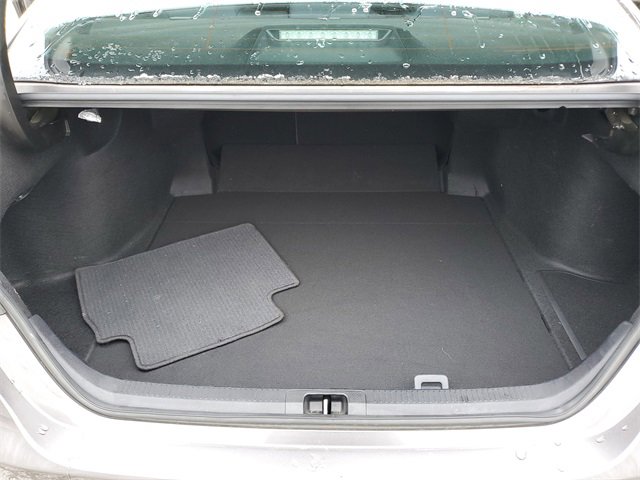 Used 2021 Toyota Camry LE image 9