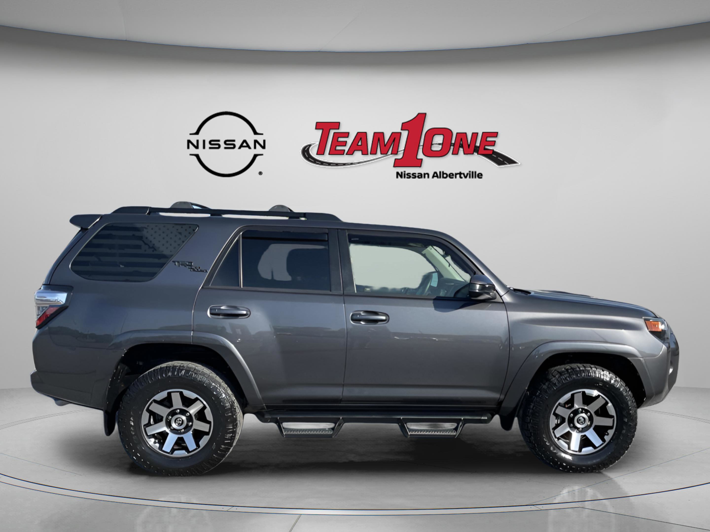 Used 2020 Toyota 4Runner TRD Off-Road AWD/4WD image 9
