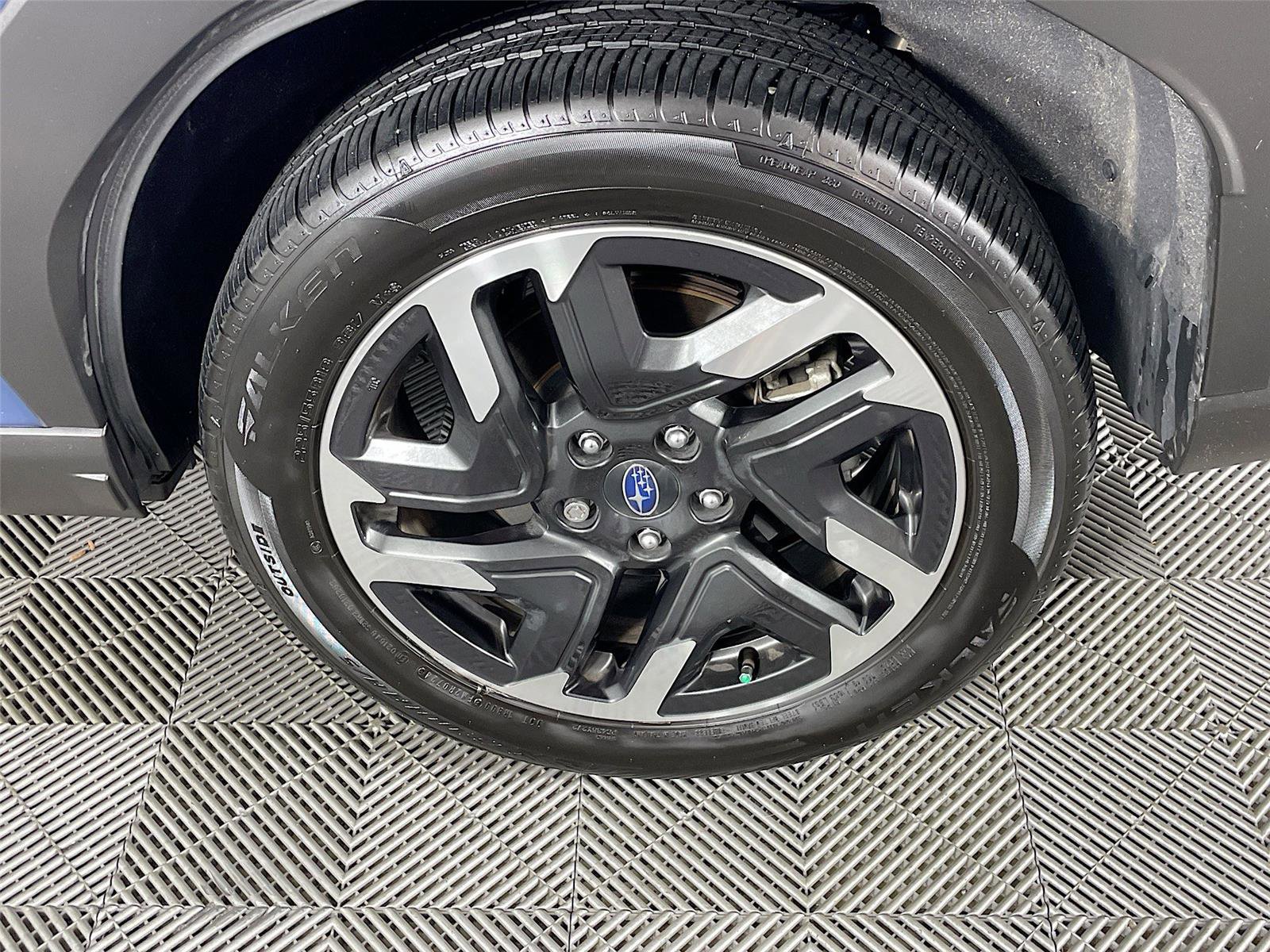 Used 2025 Subaru Forester Limited image 34