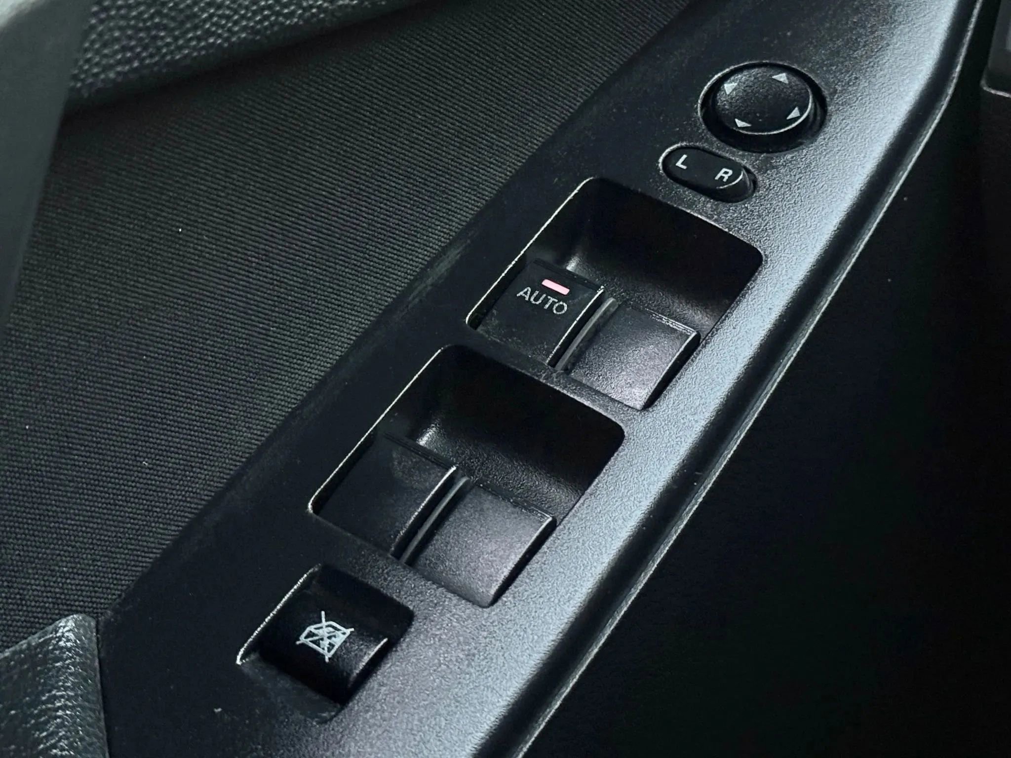 Used 2010 MAZDA MAZDA3 i Sport image 23