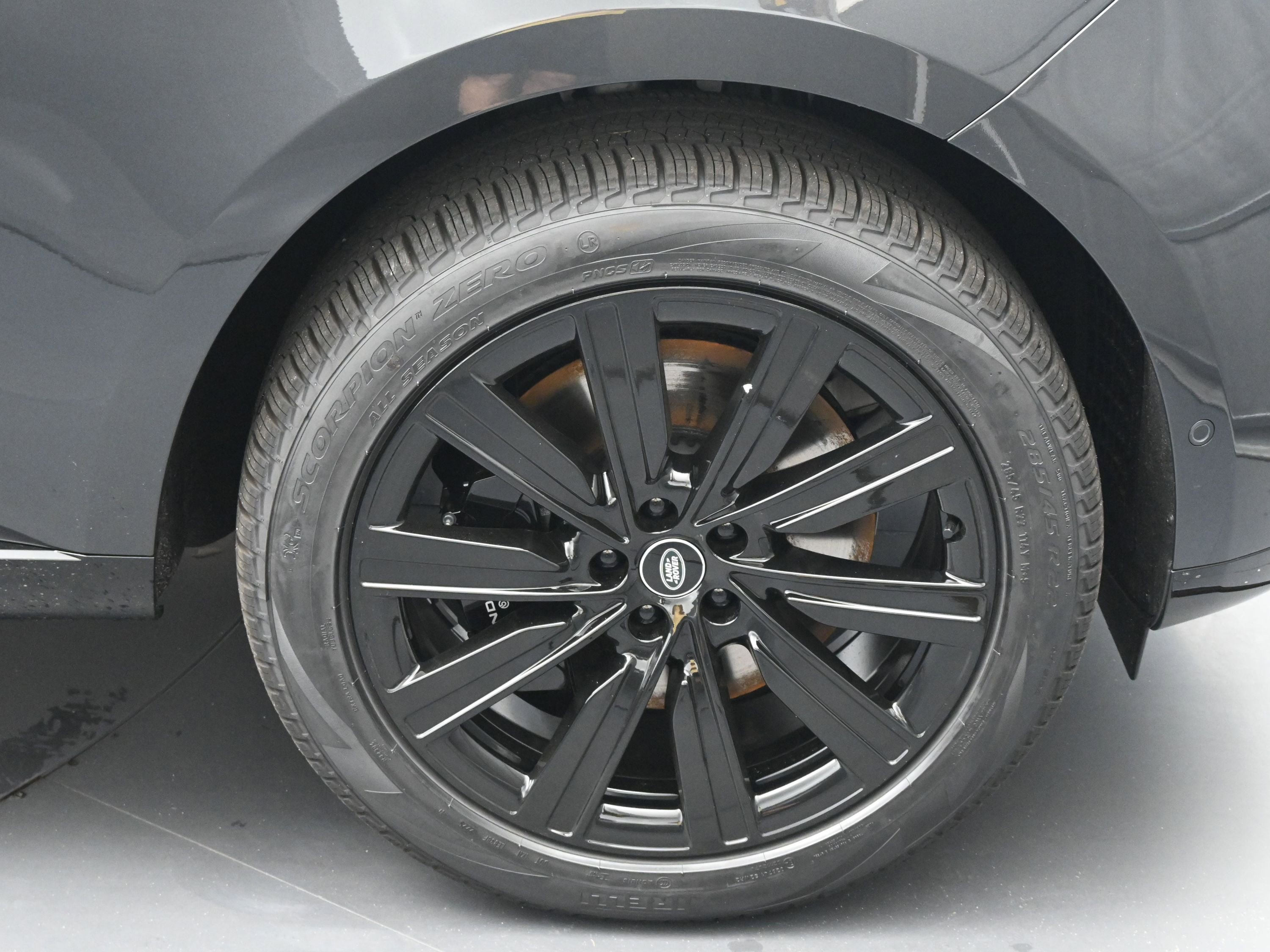 New 2025 Land Rover Range Rover SE image 10