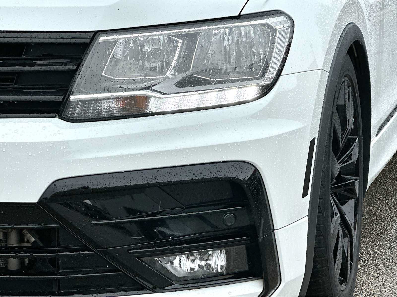 Used 2021 Volkswagen Tiguan SE R-Line w/ 3rd Row Seat Package AWD/4WD image 16