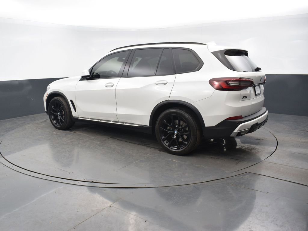Used 2023 BMW X5 xDrive40i w/ Premium Package image 4