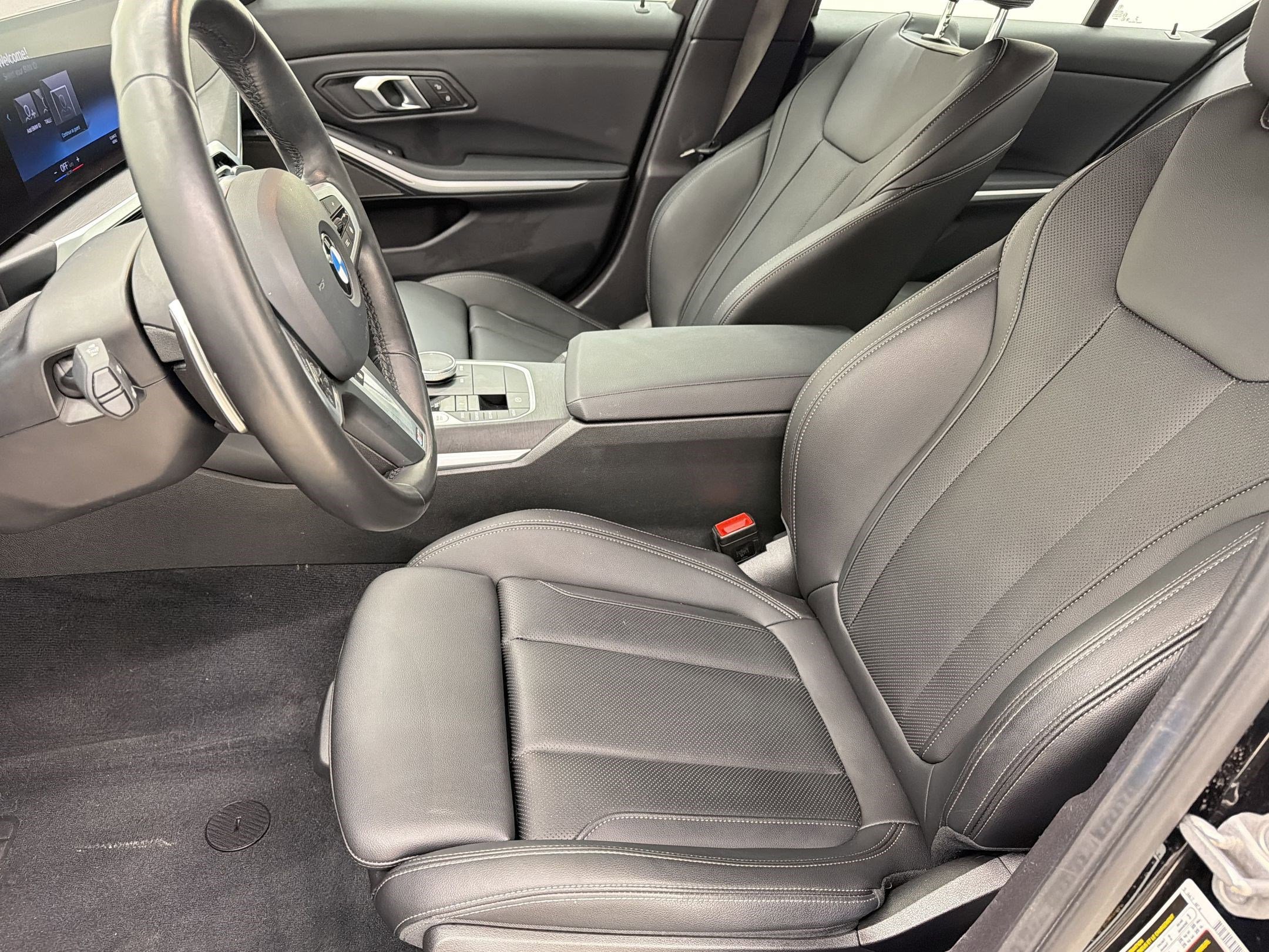Certified 2024 BMW 330i Sedan w/ M Sport Package RWD image 5