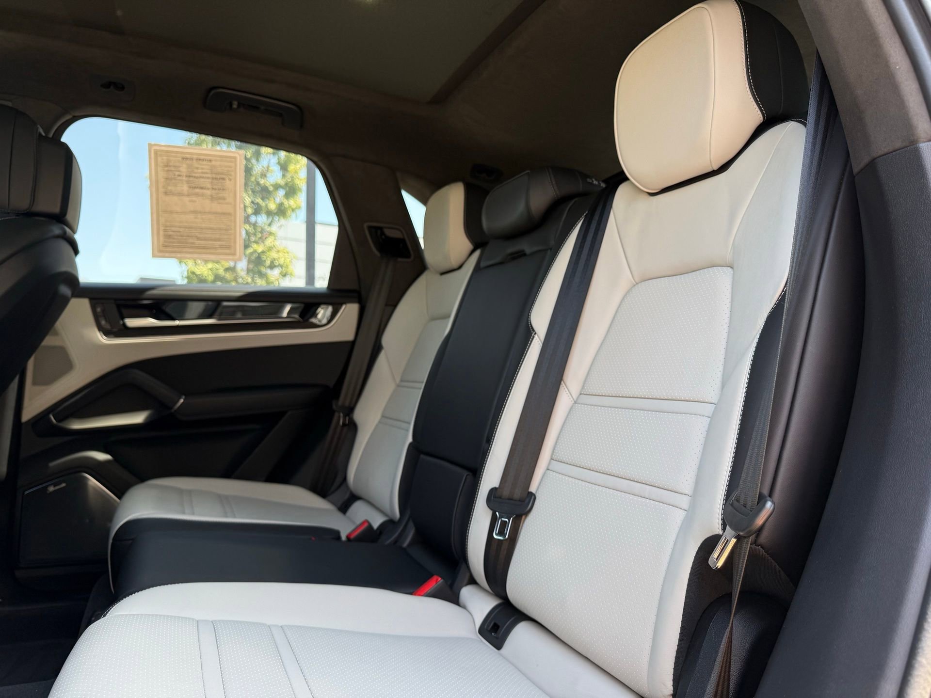 Certified 2025 Porsche Cayenne Turbo image 29