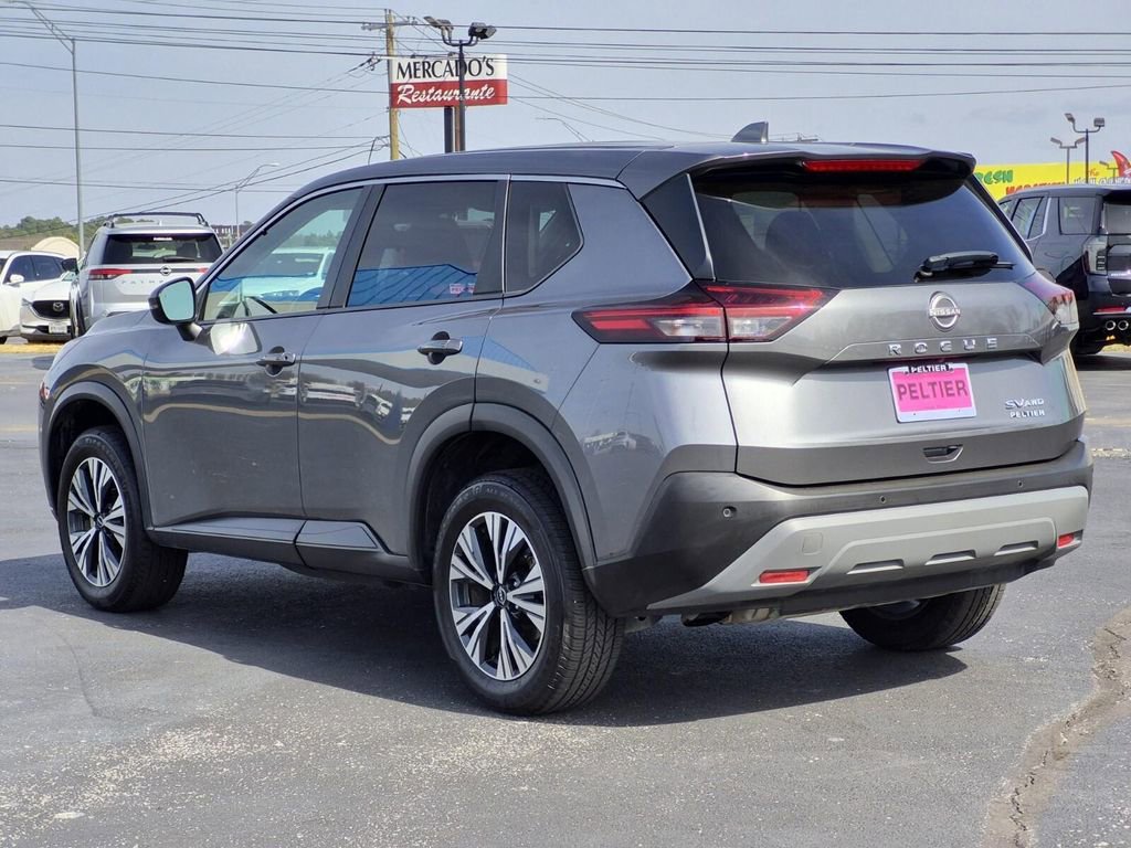 Used 2022 Nissan Rogue SV image 4