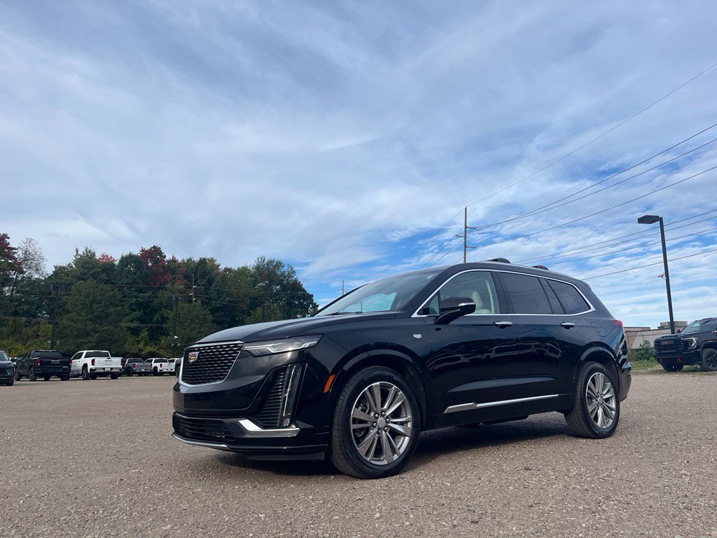 Used 2025 Cadillac XT6 Premium Luxury w/ LPO, Floor Liner Package AWD/4WD image 2