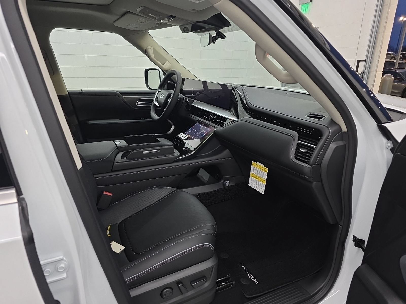 New 2026 INFINITI QX80 Luxe w/ Cargo Package AWD/4WD image 9