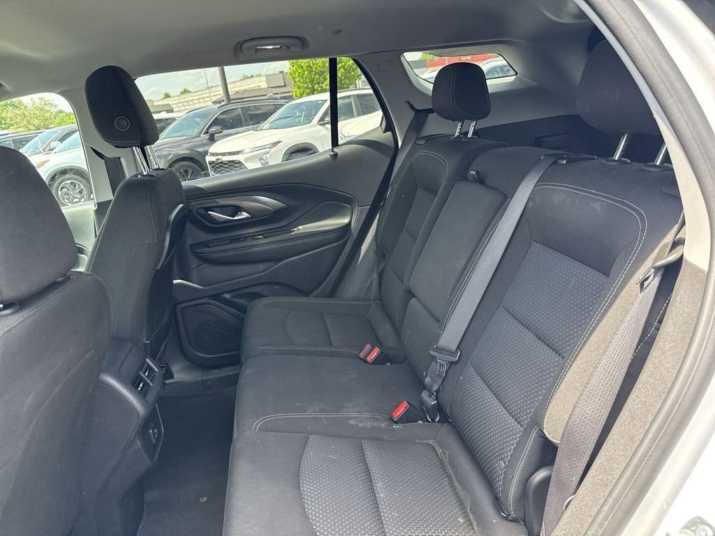 Used 2024 GMC Terrain SLE FWD image 19