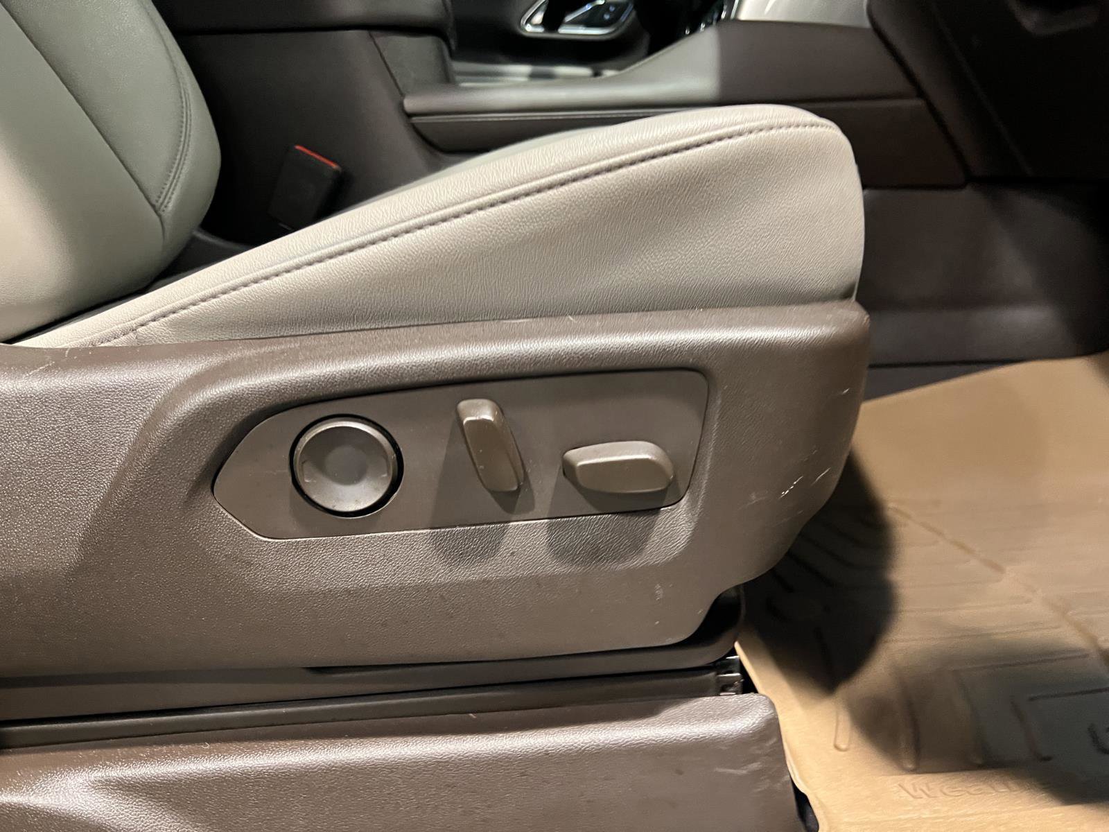 Used 2023 Chevrolet Tahoe Z71 image 42