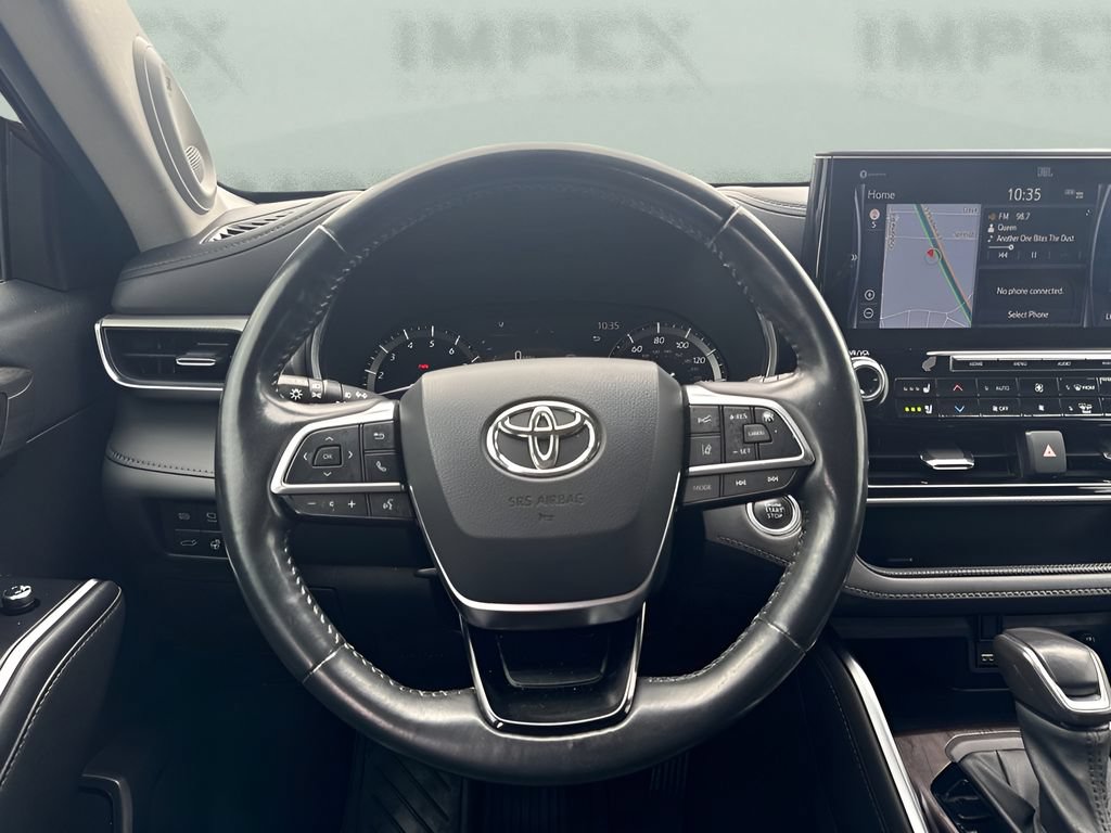 Used 2021 Toyota Highlander Platinum FWD image 11