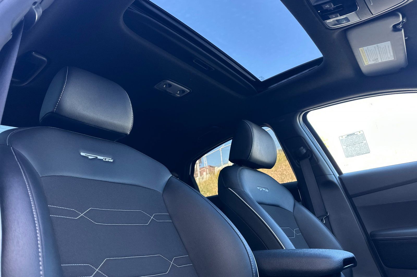 Used 2023 Kia Forte GT-Line w/ GT-Line Premium Package image 16