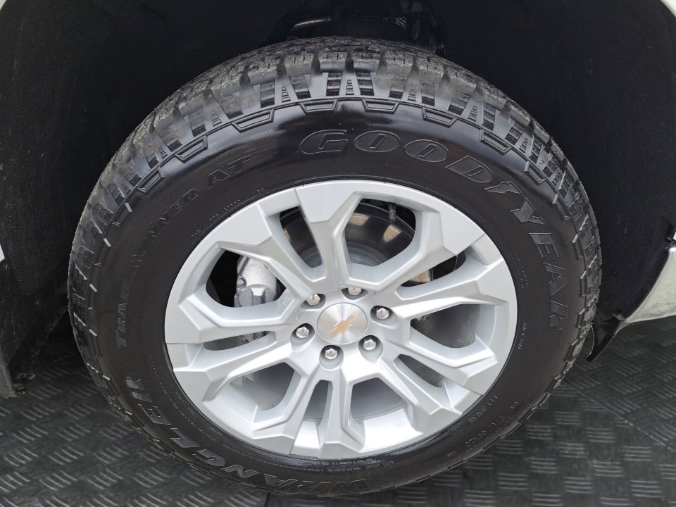 Certified 2025 Chevrolet Silverado 1500 LTZ w/ LTZ Premium Package image 17