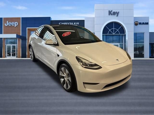 Used 2021 Tesla Model Y Long Range image 9