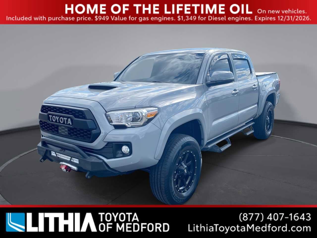 Used 2018 Toyota Tacoma TRD Sport AWD/4WD image 1