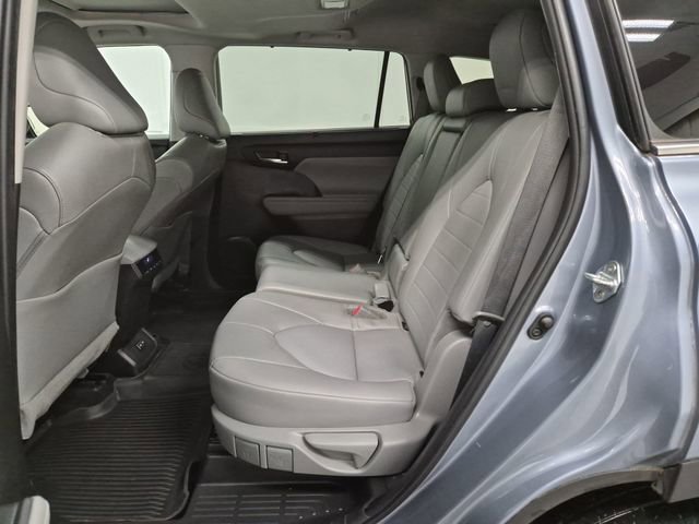 Used 2022 Toyota Highlander XLE image 26