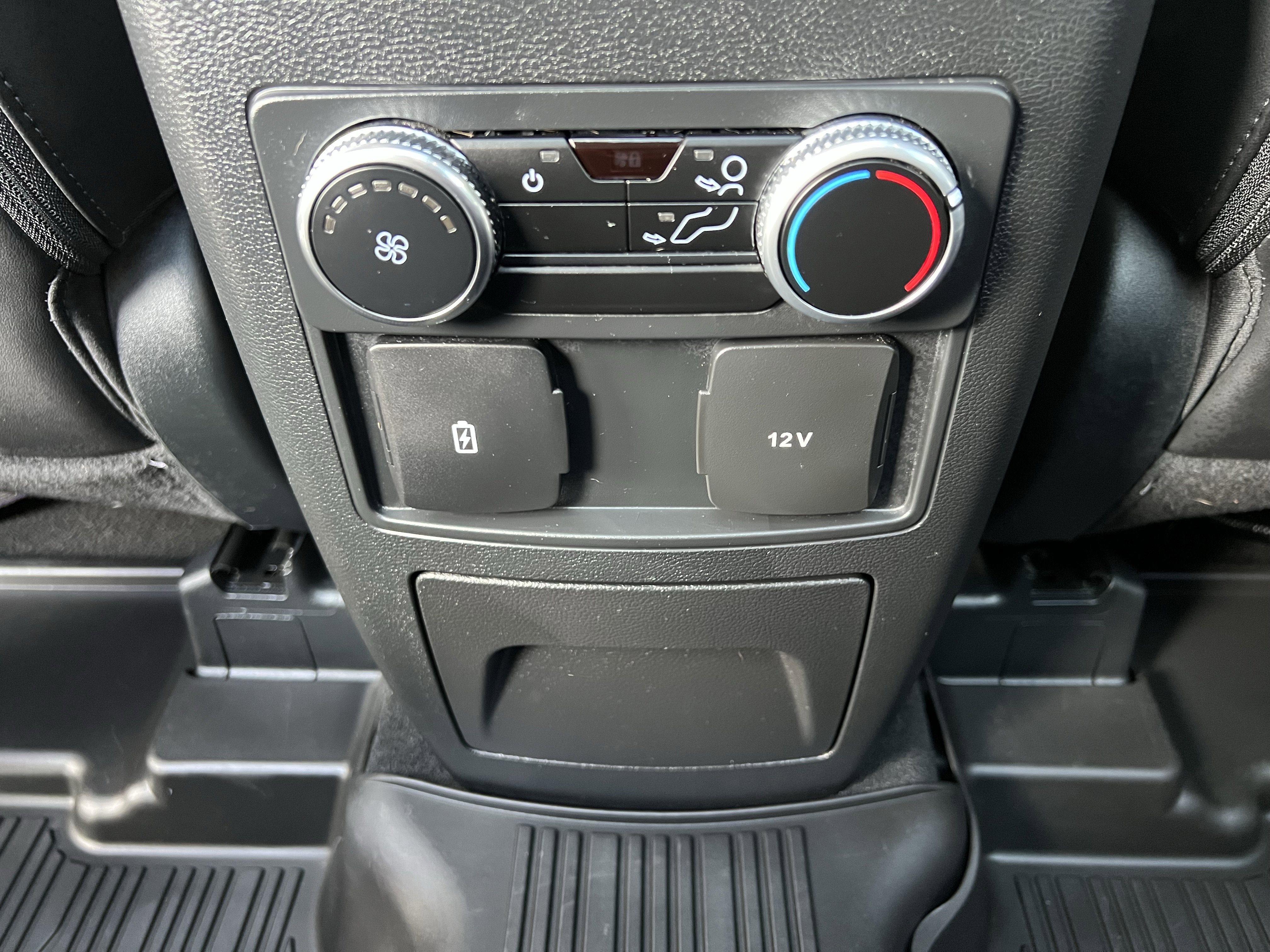 Used 2023 Ford Explorer XLT w/ Equipment Group 202A AWD/4WD image 10