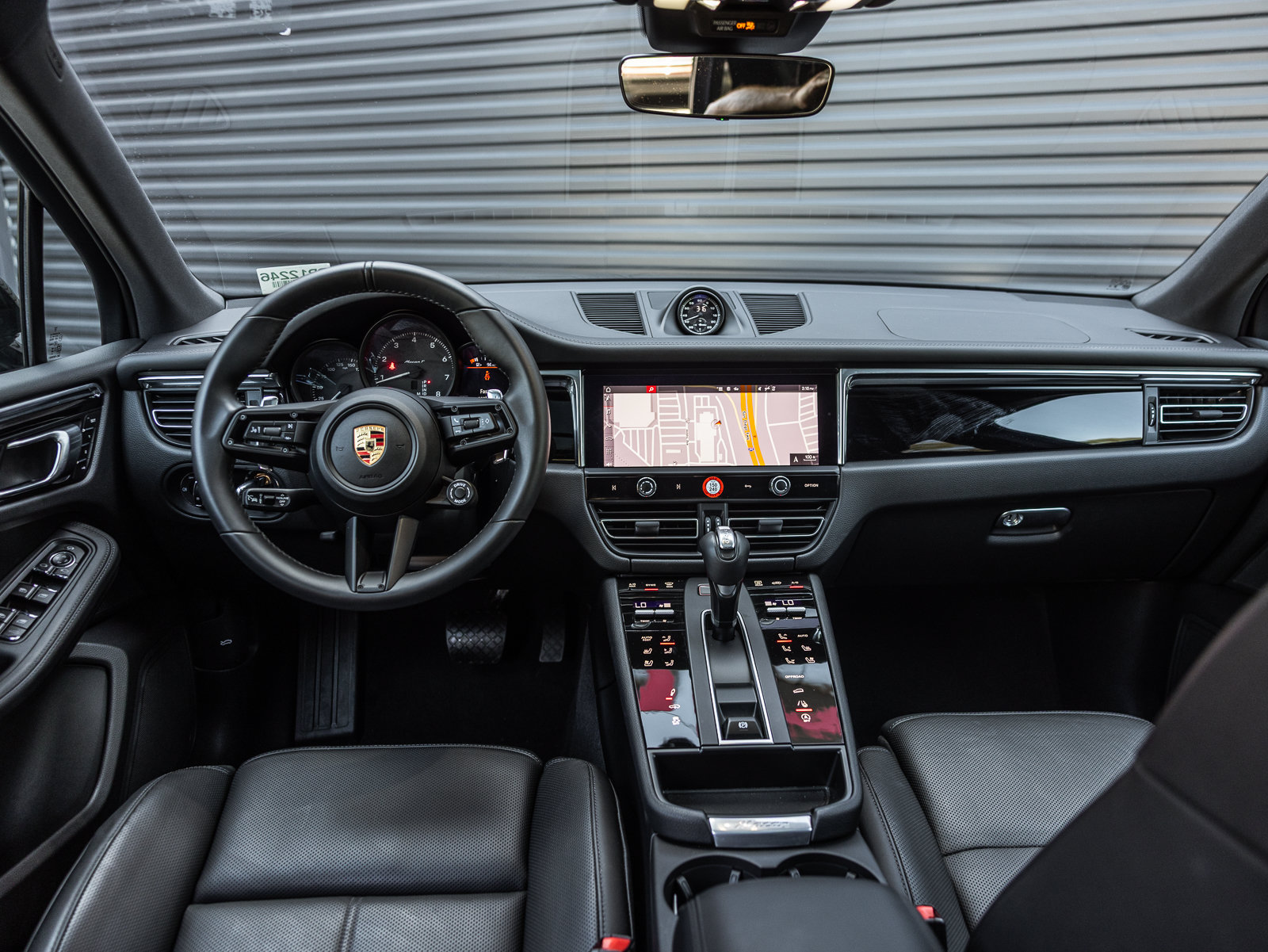 Certified 2026 Porsche Macan Turbo AWD/4WD image 11