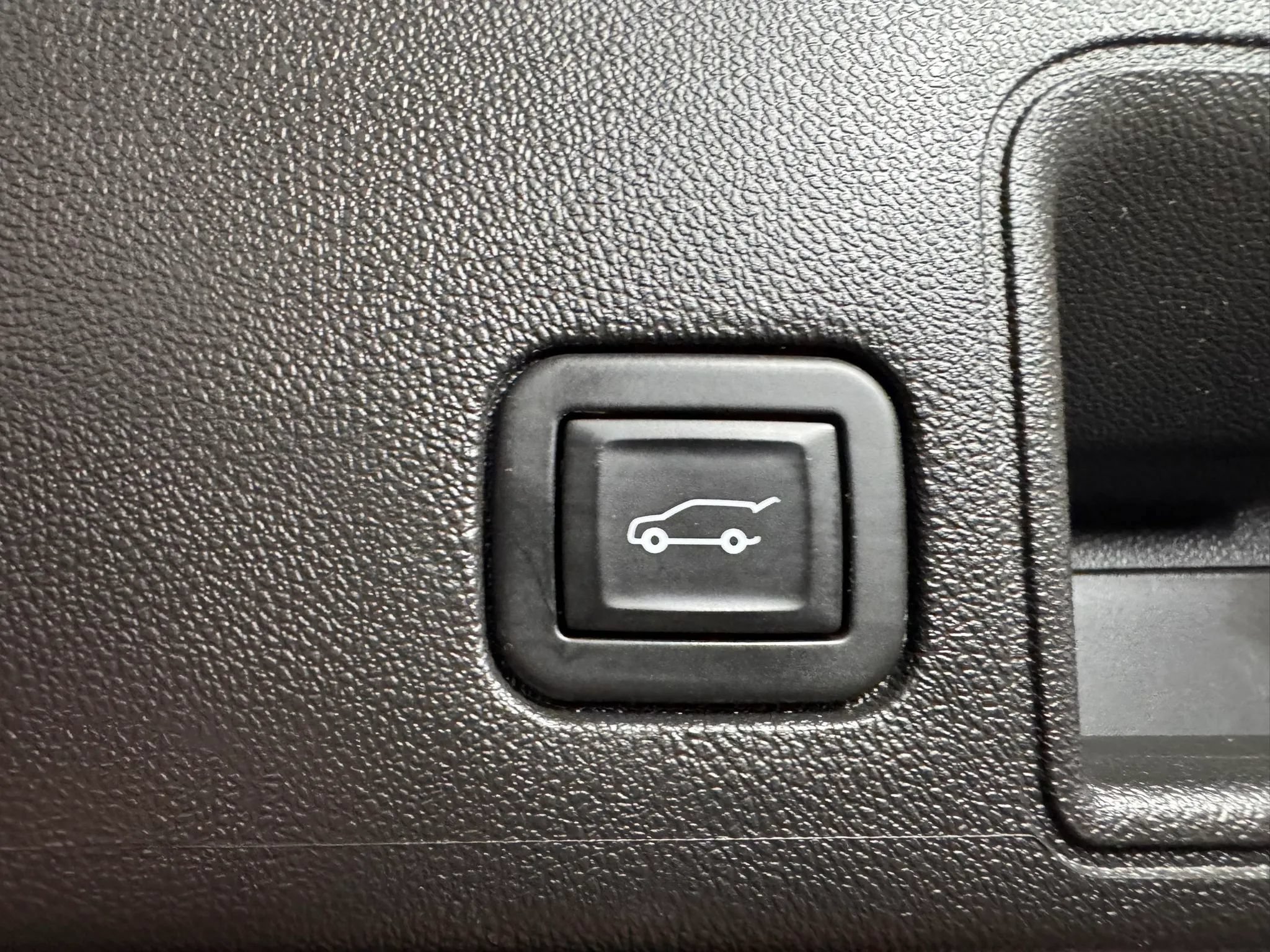 Used 2020 GMC Terrain Denali w/ GMC Pro Grade Package AWD/4WD image 42